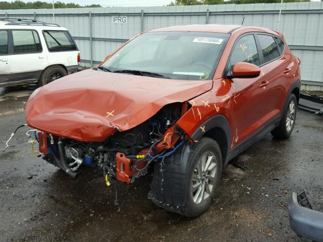 KM8J23A45HU485396 - 2017 HYUNDAI TUCSON SE ORANGE photo 2