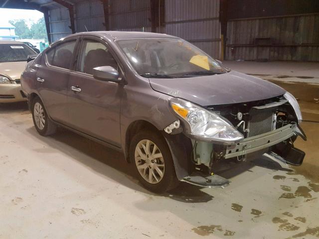 3N1CN7AP1HL882588 - 2017 NISSAN VERSA S GRAY photo 1