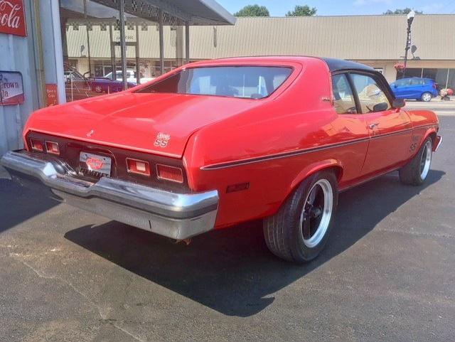 1Y17H4W153976 - 1974 CHEVROLET NOVA RED photo 4