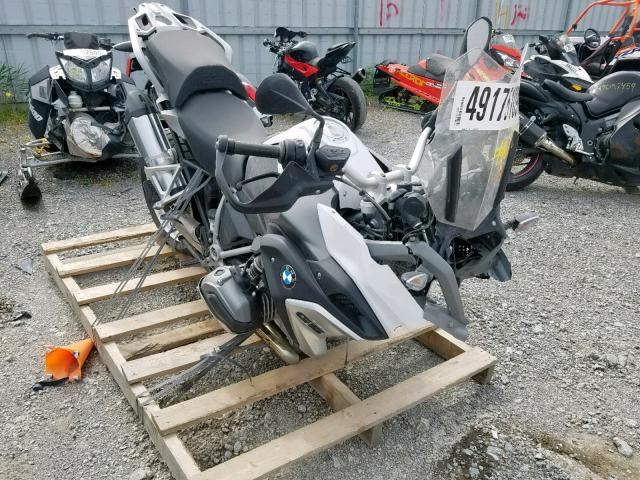 WB10A5109JZ978449 - 2018 BMW R1200 GS SILVER photo 1