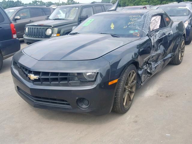 2G1FE1E33D9135403 - 2013 CHEVROLET CAMARO LS CHARCOAL photo 2