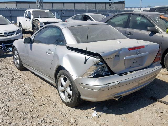 WDBKK65FX3F276365 - 2003 MERCEDES-BENZ SLK 320 SILVER photo 3