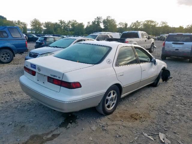 JT2BG22KXX0370017 - 1999 TOYOTA CAMRY LE WHITE photo 4