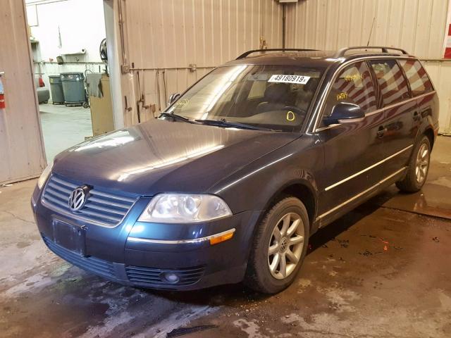 WVWVD63B54E290903 - 2004 VOLKSWAGEN PASSAT GLS BLUE photo 2