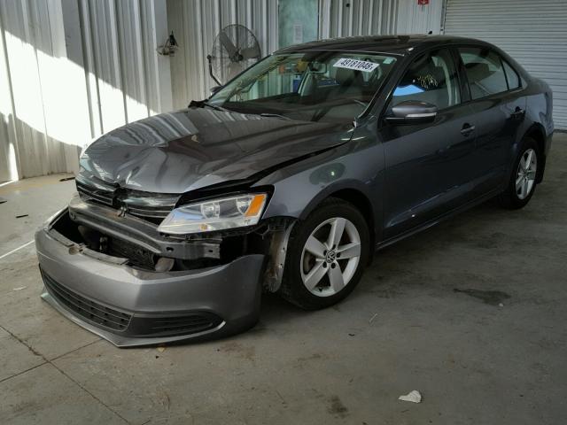 3VWLL7AJ9BM090556 - 2011 VOLKSWAGEN JETTA TDI GRAY photo 2