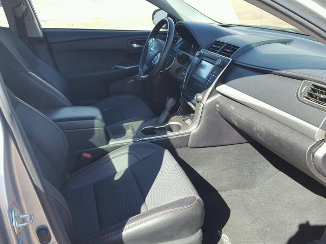 4T1BF1FK3FU882008 - 2015 TOYOTA CAMRY LE ვერცხლისფერი ფოტო 5