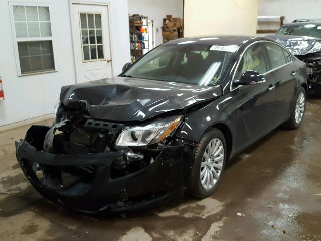 2G4GT5GV5D9233089 - 2013 BUICK REGAL PREM BLACK photo 2