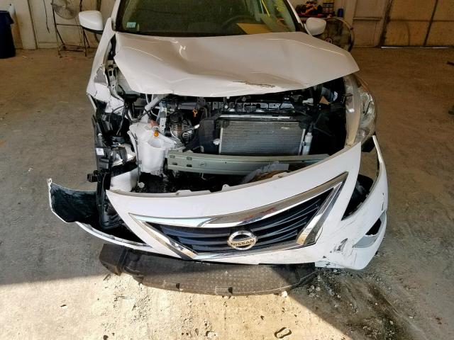 3N1CN7APXKL800946 - 2019 NISSAN VERSA S WHITE photo 9