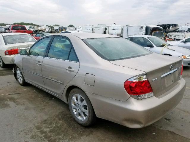 JTDBF30K450165261 - 2005 TOYOTA CAMRY LE GOLD photo 3