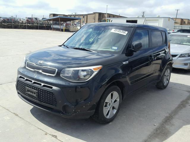 KNDJN2A27G7306602 - 2016 KIA SOUL BLACK photo 2