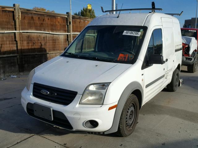 NM0LS7DN8BT058412 - 2011 FORD TRANSIT CO WHITE photo 2