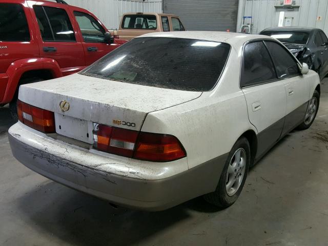 JT8BF28G5W5043893 - 1998 LEXUS ES 300 WHITE photo 4