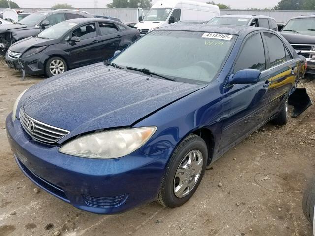 4T1BE32K85U418957 - 2005 TOYOTA CAMRY LE BLUE photo 2