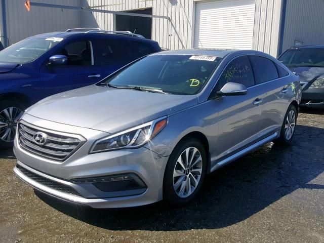 5NPE34AFXHH463527 - 2017 HYUNDAI SONATA SPO SILVER photo 2