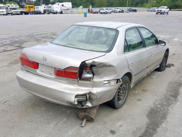 1HGCG1644WA064314 - 1998 HONDA ACCORD LX SILVER photo 4