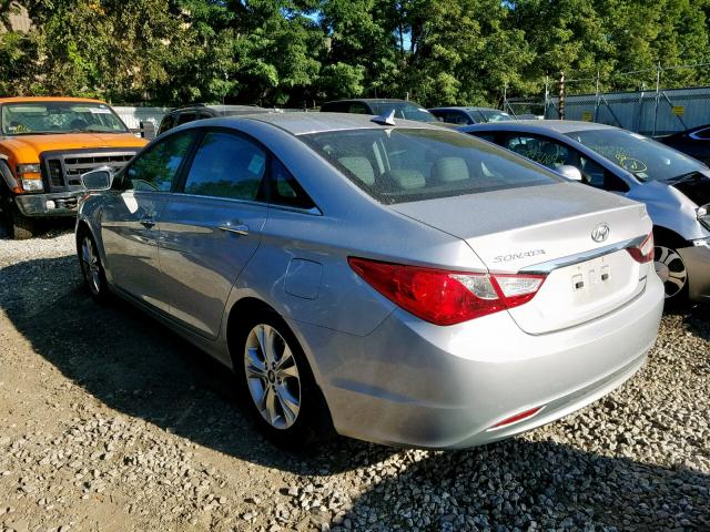 5NPEC4AC2BH131188 - 2011 HYUNDAI SONATA SE SILVER photo 3