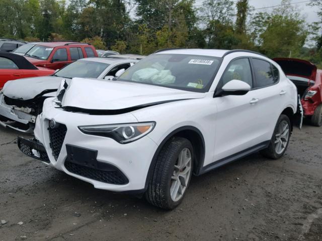 ZASFAKPN3J7B71460 - 2018 ALFA ROMEO STELVIO SP WHITE photo 2