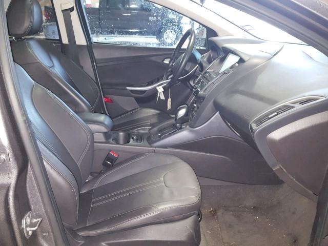 1FADP3J24EL223751 - 2014 FORD FOCUS TITA GRAY photo 5