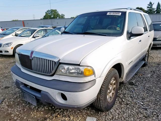 5LMRU27L6WLJ15645 - 1998 LINCOLN NAVIGATOR WHITE photo 2