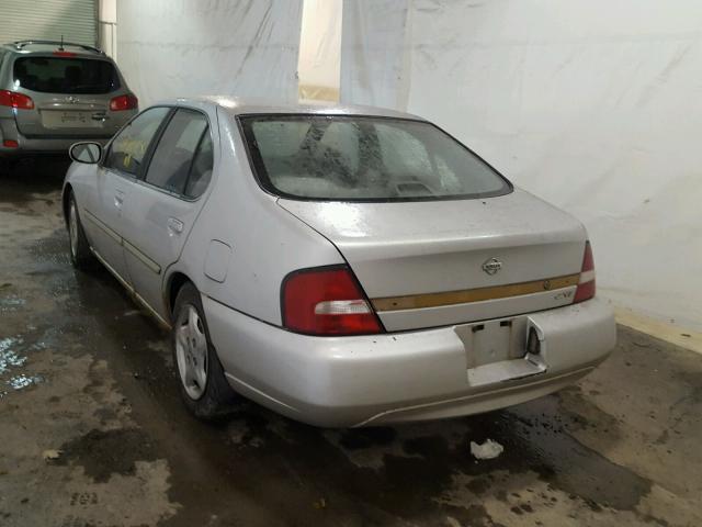 1N4DL01D5YC241613 - 2000 NISSAN ALTIMA XE SILVER photo 3