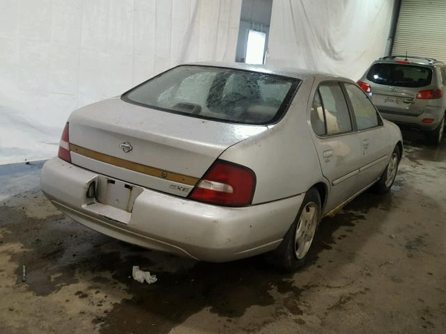 1N4DL01D5YC241613 - 2000 NISSAN ALTIMA XE SILVER photo 4