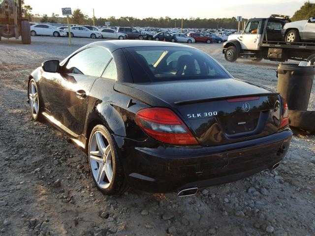 WDBWK5EAXBF240481 - 2011 MERCEDES-BENZ SLK 300 BLACK photo 3