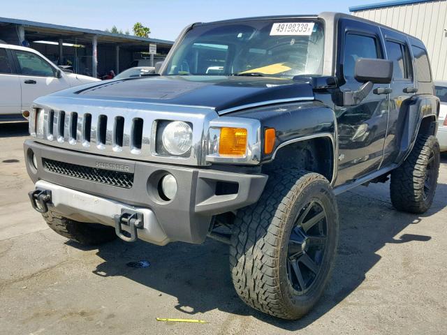 5GTEN13E198120773 - 2009 HUMMER H3 BLACK photo 2