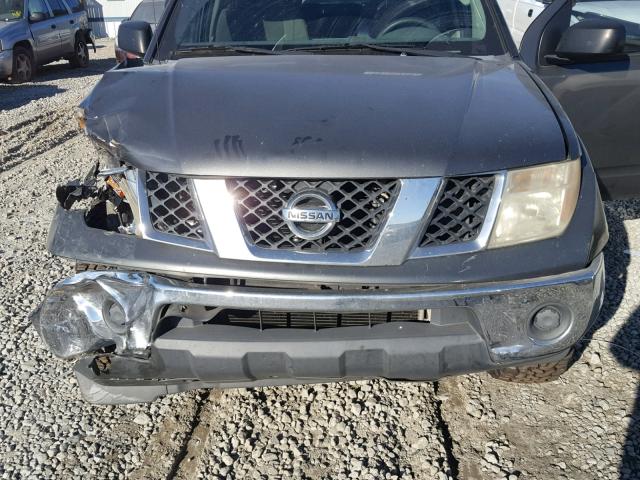 1N6AD09W18C438372 - 2008 NISSAN FRONTIER C GRAY photo 7