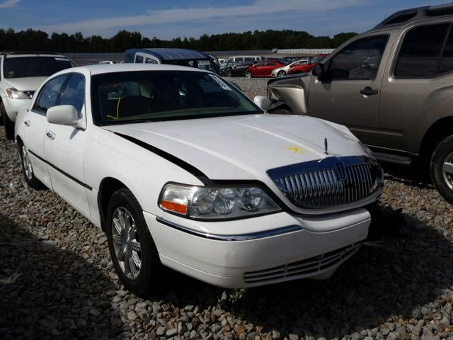 2LNHM82V98X650985 - 2008 LINCOLN TOWN CAR S WHITE photo 1