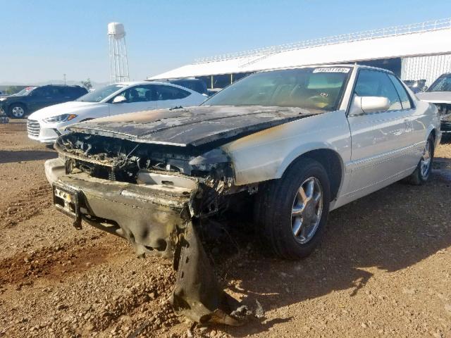 1G6ET1292XU614181 - 1999 CADILLAC ELDORADO T WHITE photo 2