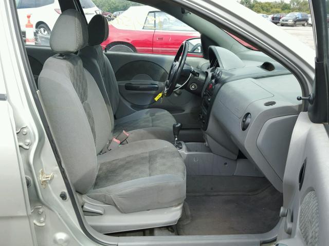 KL1TD52654B199340 - 2004 CHEVROLET AVEO SILVER photo 5