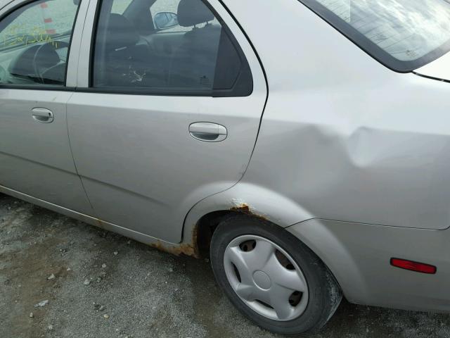 KL1TD52654B199340 - 2004 CHEVROLET AVEO SILVER photo 9