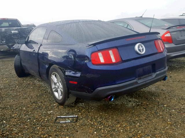 1ZVBP8AMXC5256929 - 2012 FORD MUSTANG BLUE photo 3