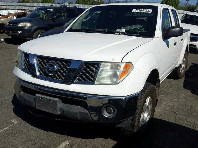 1N6AD07U38C410073 - 2008 NISSAN FRONTIER C WHITE photo 2