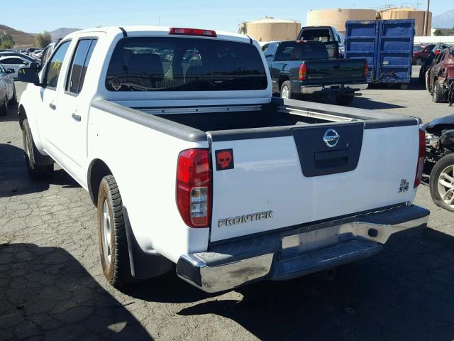 1N6AD07U38C410073 - 2008 NISSAN FRONTIER C WHITE photo 3