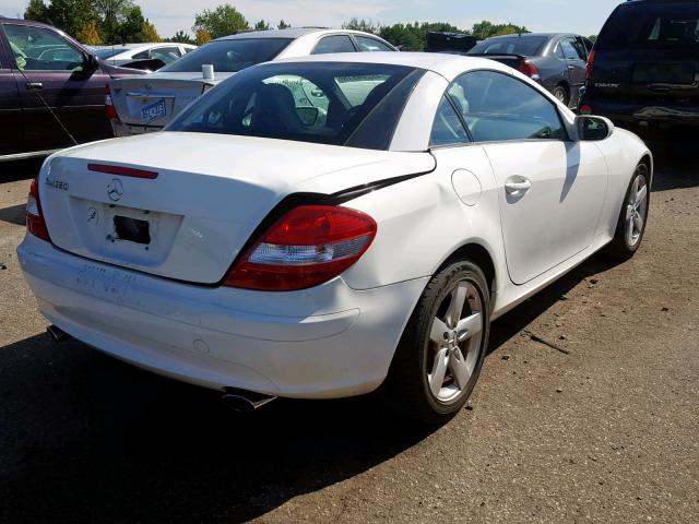 WDBWK54F56F120283 - 2006 MERCEDES-BENZ SLK 280 WHITE photo 4