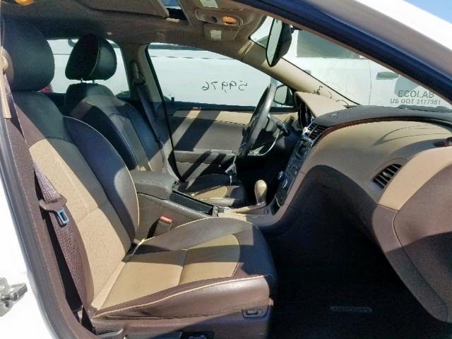 1G1ZE5EB8AF214158 - 2010 CHEVROLET MALIBU LTZ თეთრი ფოტო 5