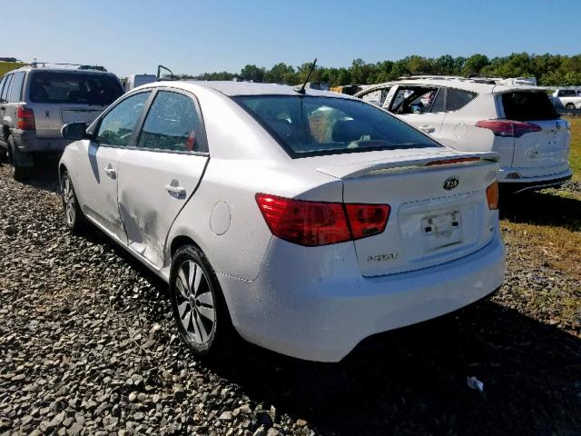 KNAFU4A22D5690524 - 2013 KIA FORTE EX WHITE photo 3