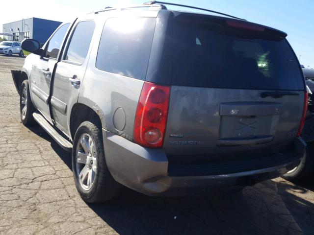 1GKFK13008R138879 - 2008 GMC YUKON GRAY photo 3