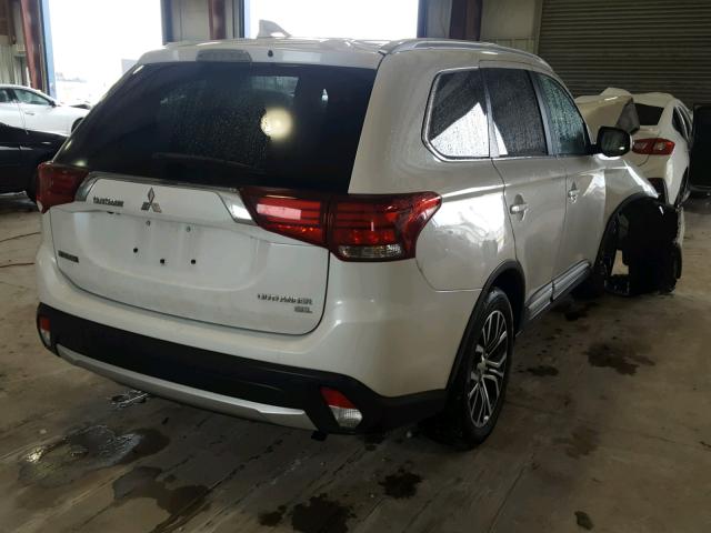 JA4AD3A3XHZ055091 - 2017 MITSUBISHI OUTLANDER WHITE photo 4