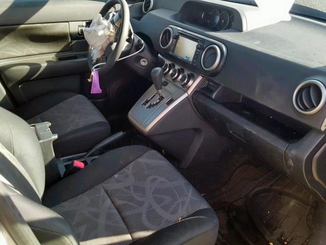 JTLZE4FE1FJ077017 - 2015 TOYOTA SCION XB Silber Foto 5