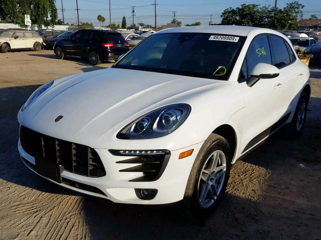 WP1AA2A53JLB24561 - 2018 PORSCHE MACAN WHITE photo 2