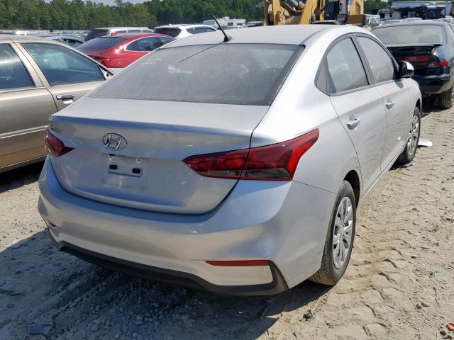 3KPC24A30KE076996 - 2019 HYUNDAI ACCENT SE GRAY photo 4