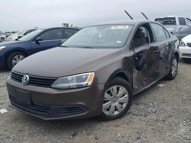 3VW2K7AJ6BM379490 - 2011 VOLKSWAGEN JETTA BASE BROWN photo 2