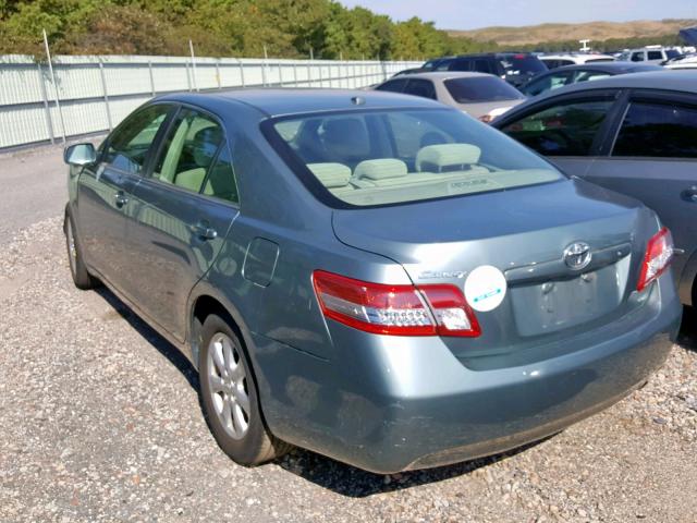 4T1BF3EK2BU642715 - 2011 TOYOTA CAMRY BASE GRAY photo 3