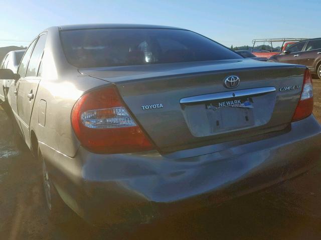 4T1BE32K94U877624 - 2004 TOYOTA CAMRY LE GRAY photo 3