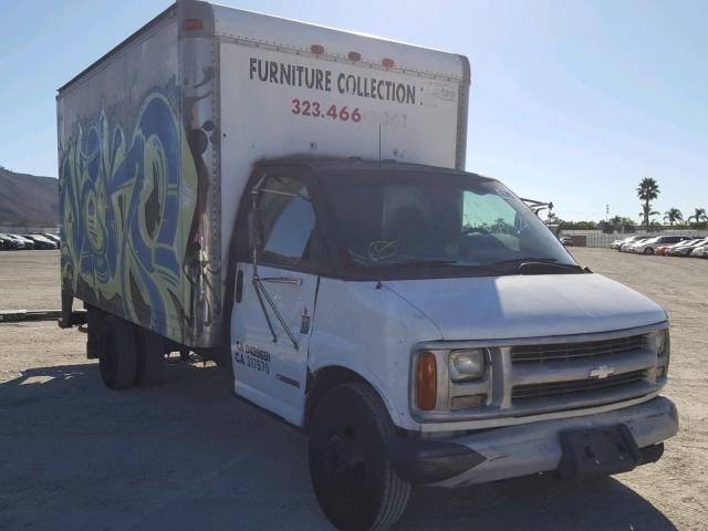 1GBJG31R611200766 - 2001 CHEVROLET EXPRESS CU WHITE photo 1