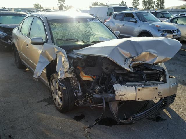 WVWRH63B02P076778 - 2002 VOLKSWAGEN PASSAT GLX 金色 照片 1