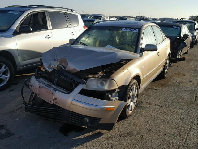 WVWRH63B02P076778 - 2002 VOLKSWAGEN PASSAT GLX 金色 照片 2
