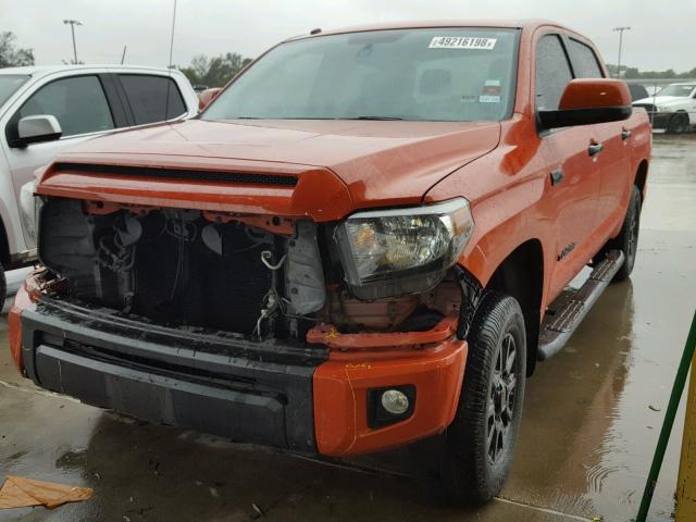 5TFDW5F13FX430537 - 2015 TOYOTA TUNDRA CRE ORANGE photo 2